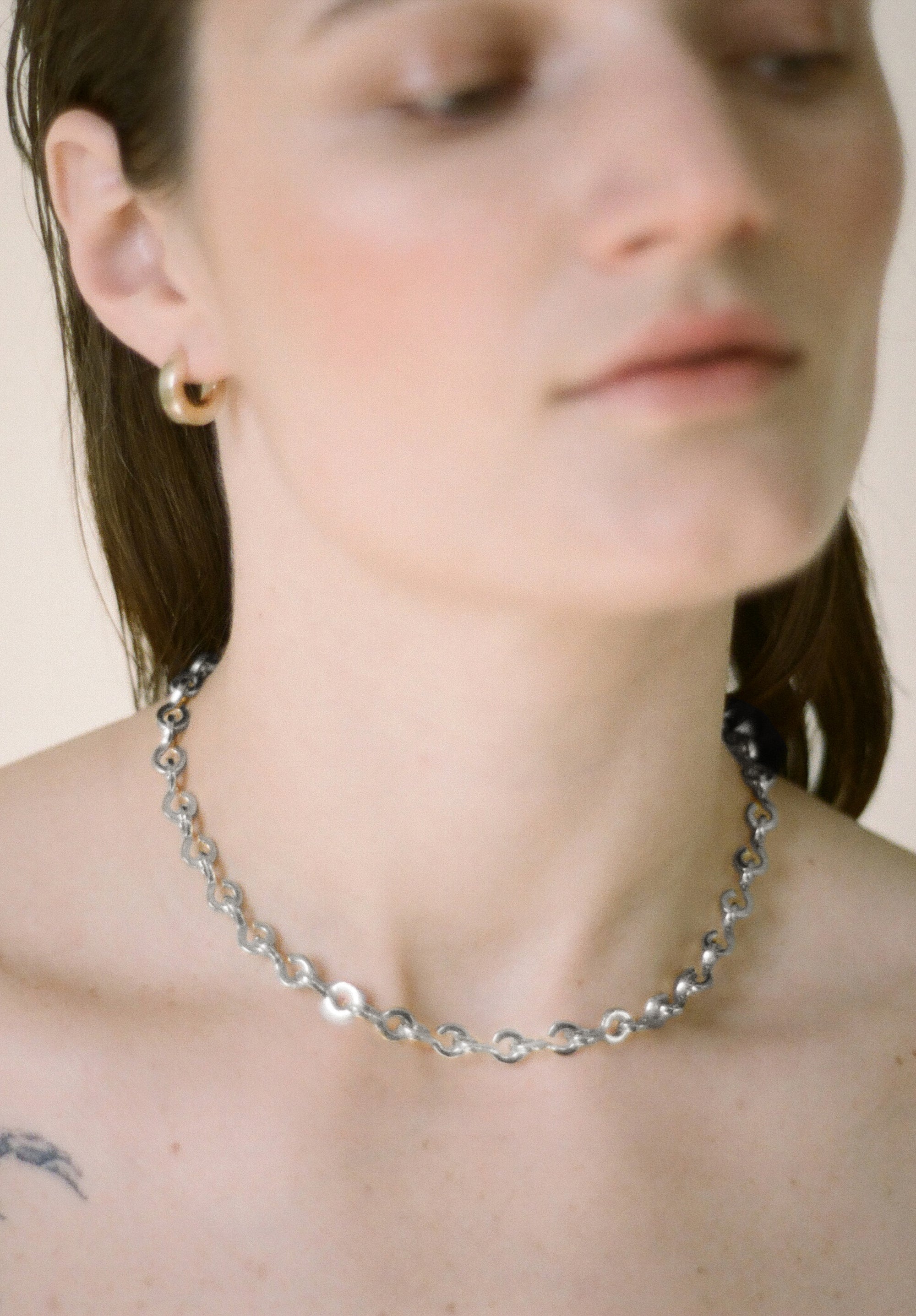 Model wearing Laura Lombardi Silver Nuova Necklace